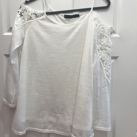 Cold shoulder lace sleeve top - Picture 3 of 10